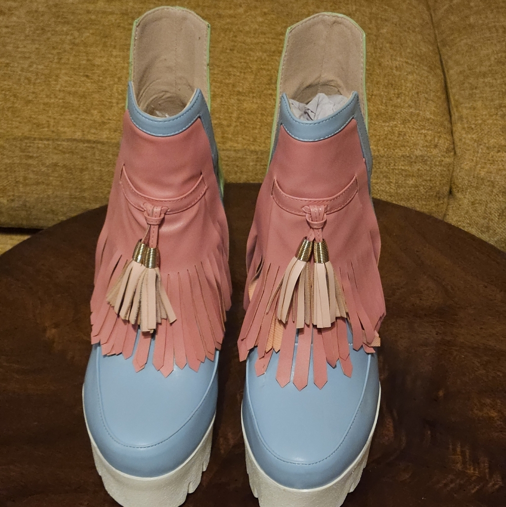 NWOTs Azela Wang Chunky Heel Pastel Boot Shoe Size 9